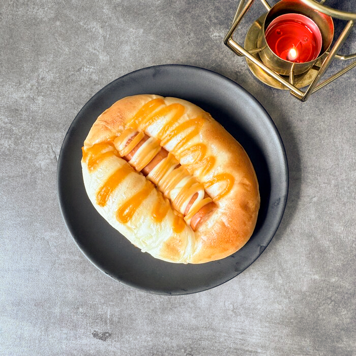 CHEESE CHICKEN SAUSAGE BREAD (MIN 10 PIECES)
