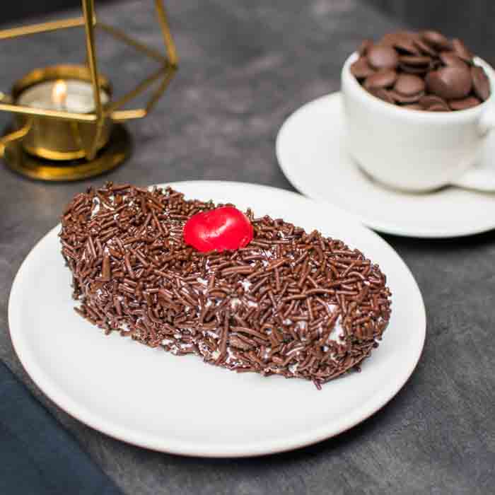 CHOCOLATE BOAT CAKE