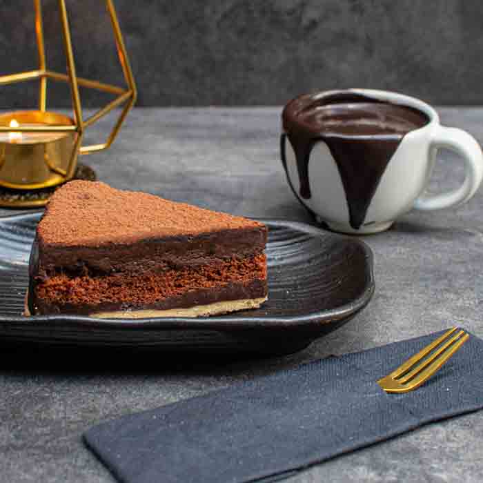 CHOCOLATE GANACHE CAKE