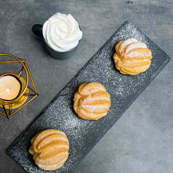 CLASSIC CREAM PUFF