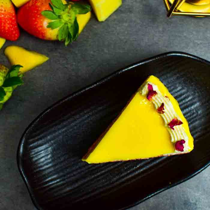 MANGO STRAWBERRY CAKE