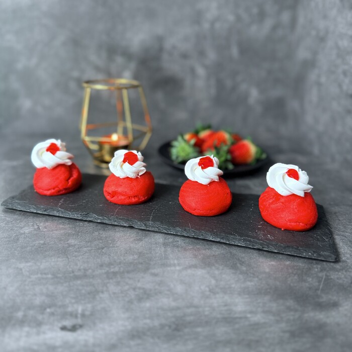 STRAWBERRY YOGURT CREAM PUFF